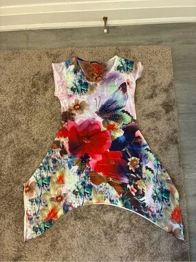 Temptations Red Floral Print Tunic Top